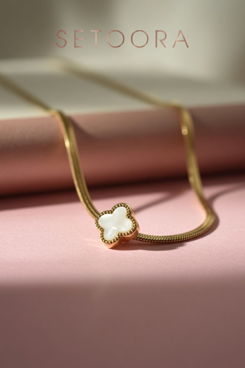 White leaf charm - Necklace